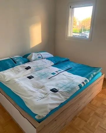 Superbe Dans La Marina Du Bouveret