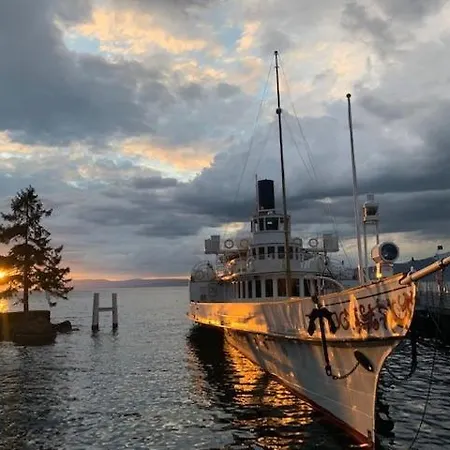 Superbe Dans La Marina Du Bouveret * Port-Valais