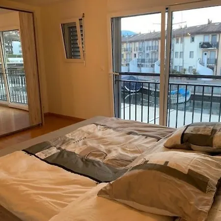 Appartement Superbe Dans La Marina Du Bouveret *