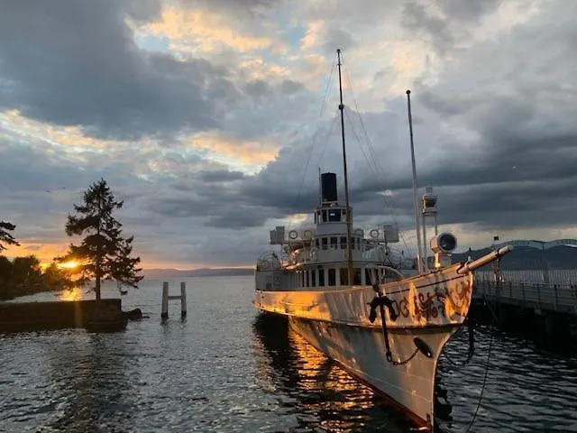 Superbe Dans La Marina Du Bouveret * Port-Valais